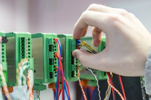 Endüstriyel haberleşme protokolleri: Profinet vs Ethernet/IP vs Modbus