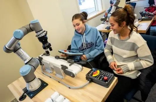 umaine_robotics_expansion_1.webp umaine_robotics_expansion_1.webp